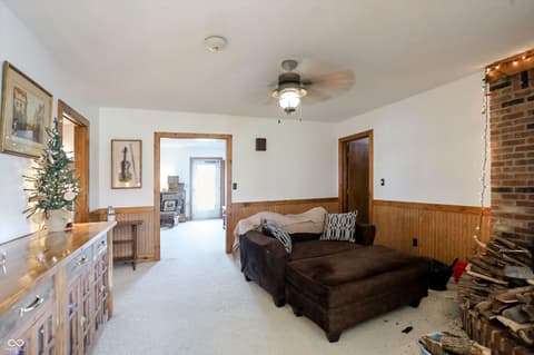 Den — 401 E Pearl Street, Waldron, IN