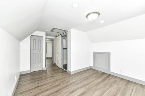 Bonus room at 154 W Arizona Street, Indianapolis, IN