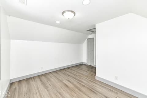 Bonus room at 154 W Arizona Street, Indianapolis, IN