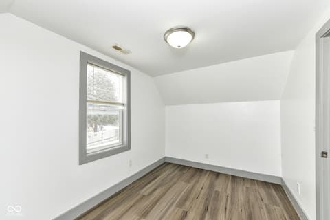 Bonus room at 154 W Arizona Street, Indianapolis, IN