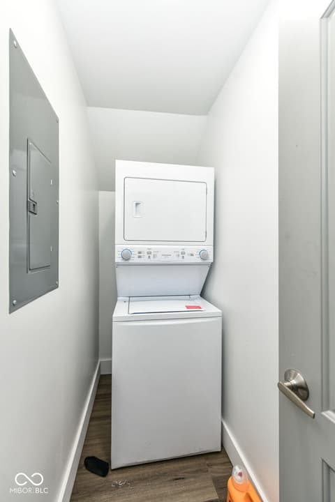 Laundry room at 154 W Arizona Street, Indianapolis, IN