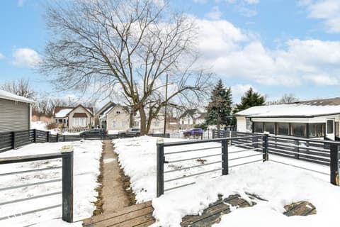 Yard at 154 W Arizona Street, Indianapolis, IN