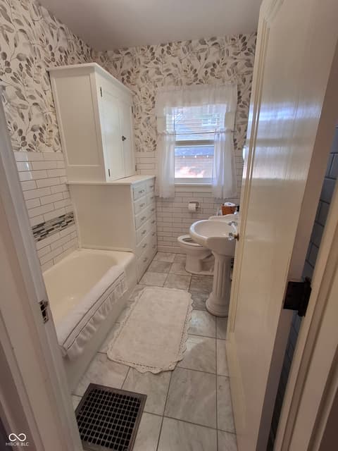 Photo of 107 N Jackson Avenue, Fowler, IN