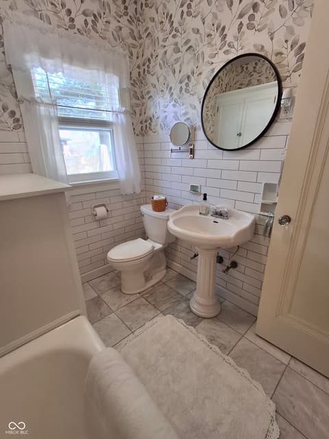 Photo of 107 N Jackson Avenue, Fowler, IN