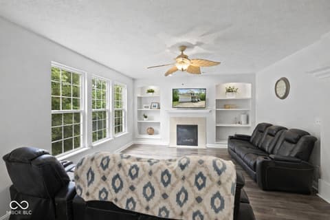 Family room at 6792 Erika Lane, Nashville, IN
