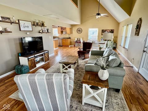 Living room at 609 N Maple Street, Veedersburg, IN