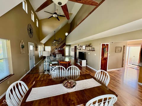 Dining room at 609 N Maple Street, Veedersburg, IN