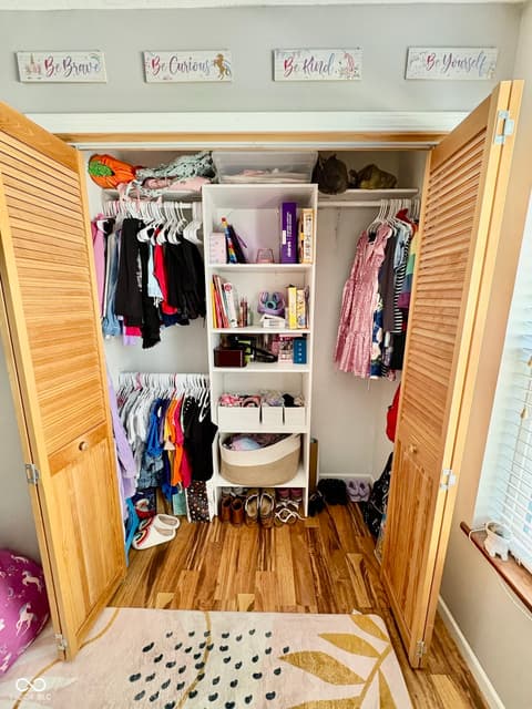 Closet — 609 N Maple Street, Veedersburg, IN