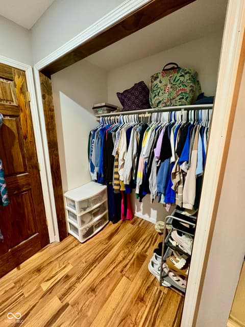 Closet — 609 N Maple Street, Veedersburg, IN