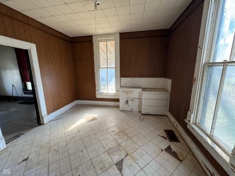 Photo of 4 W Water Street, Cloverdale, IN