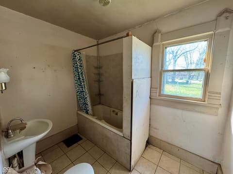 Photo of 4 W Water Street, Cloverdale, IN