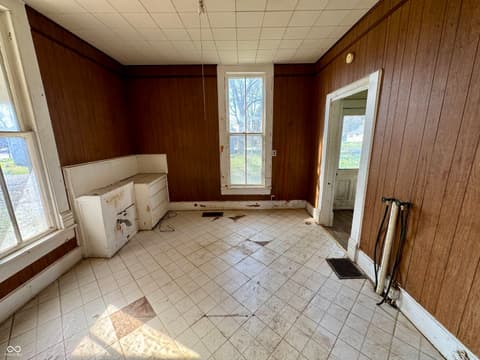 Photo of 4 W Water Street, Cloverdale, IN
