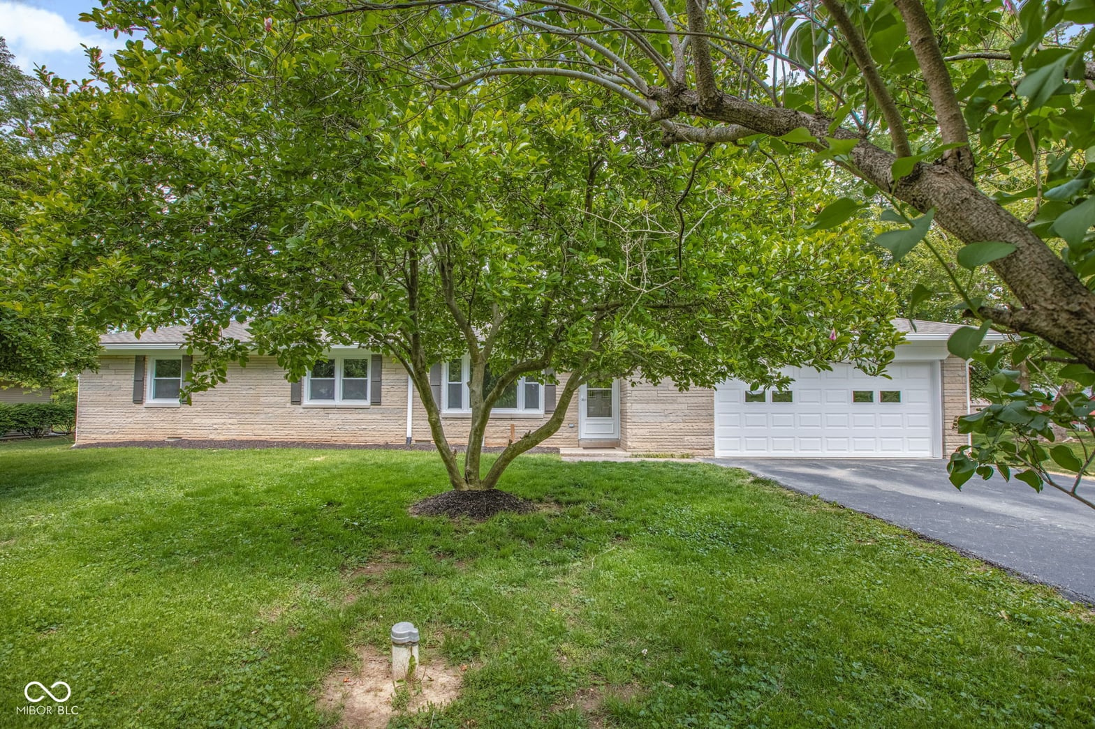 Front exterior at 3282 E 150 S, Franklin, IN