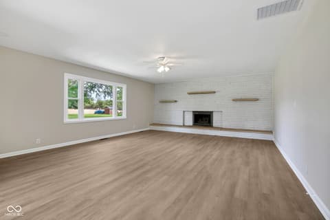 Living room at 3282 E 150 S, Franklin, IN