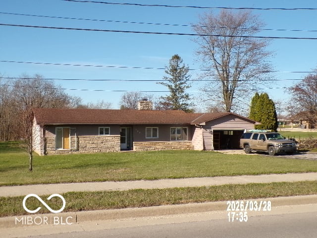 Front exterior at 985 E Washington Street, Winchester, IN