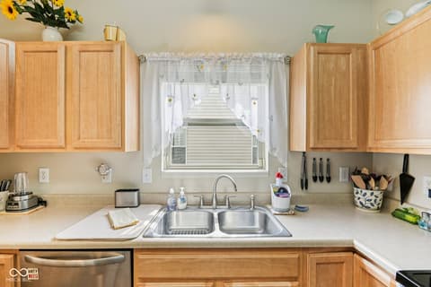 Photo of 7207 Brant Pointe Circle, Indianapolis, IN