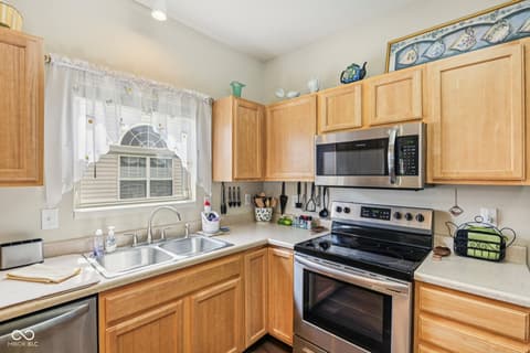 Photo of 7207 Brant Pointe Circle, Indianapolis, IN