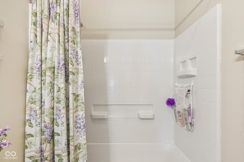 Photo of 7207 Brant Pointe Circle, Indianapolis, IN