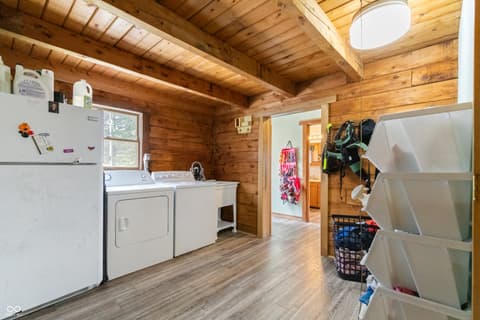 Laundry room at 2409 E County Rd 700 S, Cloverdale, IN