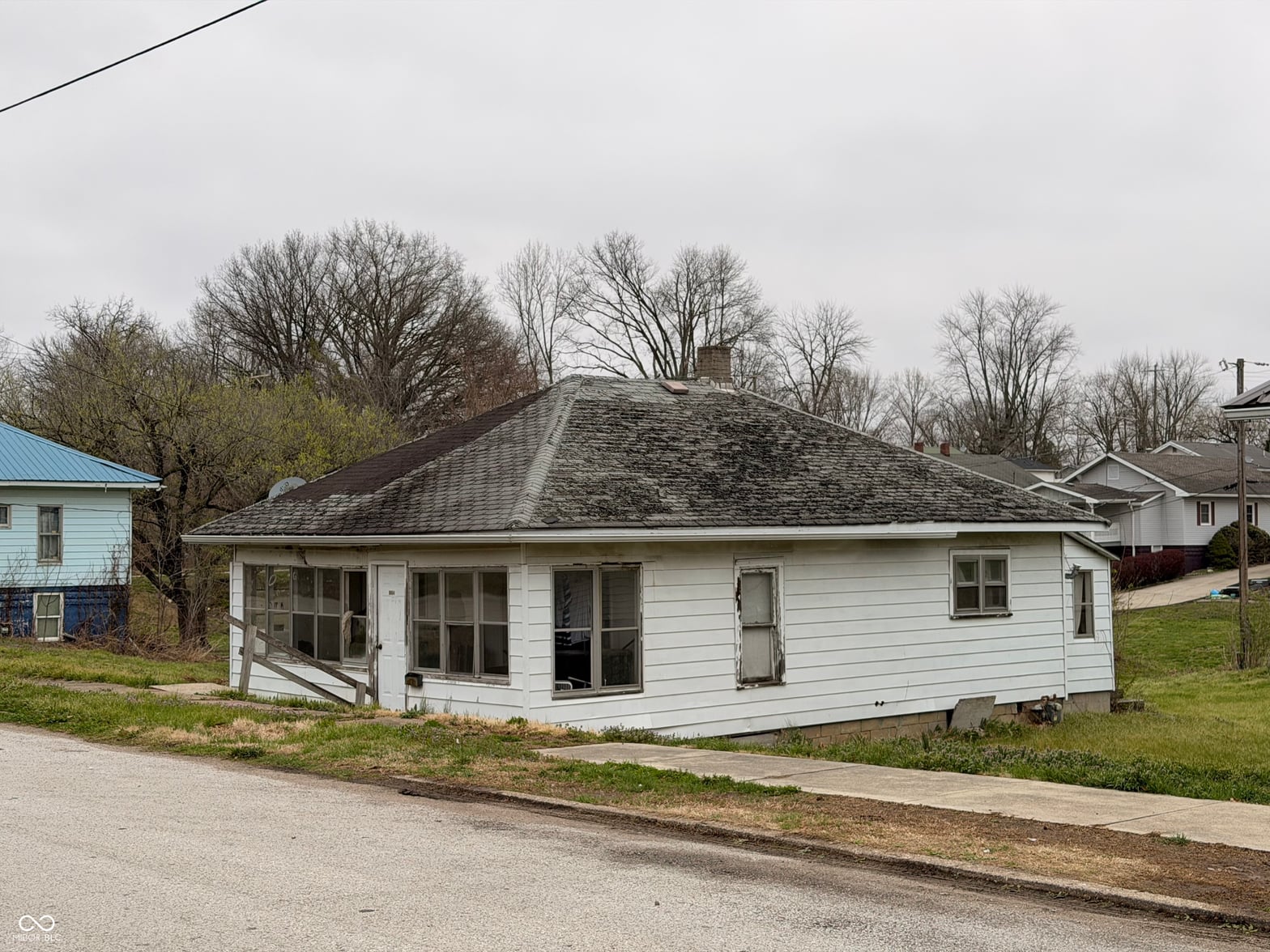 Front exterior at 1004 N Washington Street, Bicknell, IN