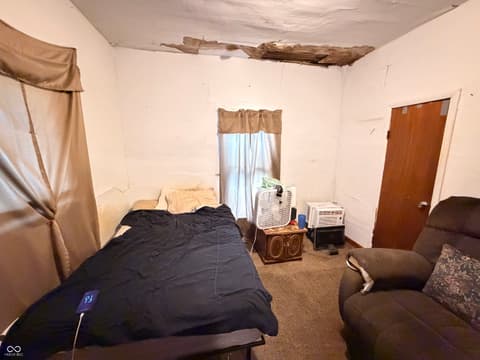 Bedroom at 1004 N Washington Street, Bicknell, IN