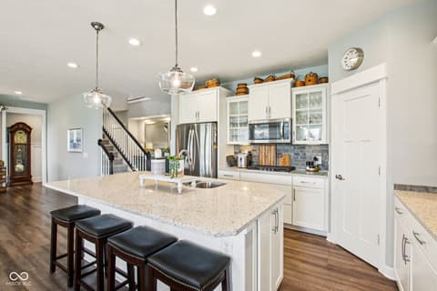 Photo of 2498 Stonehaven Way, Avon, IN