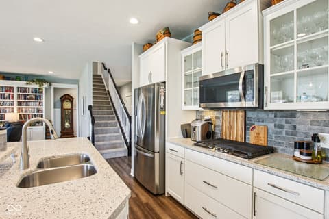 Photo of 2498 Stonehaven Way, Avon, IN