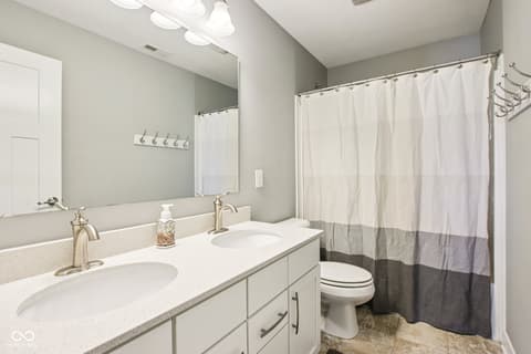 Photo of 2498 Stonehaven Way, Avon, IN
