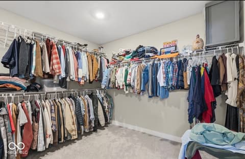 Walk In Closets — 1986 McCormick Drive, Greenwood, IN