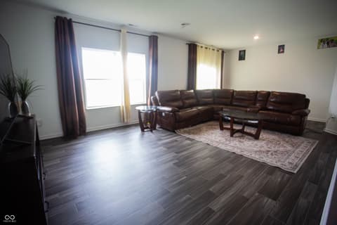 Living room at 10048 Falls Canyon Lane, Indianapolis, IN