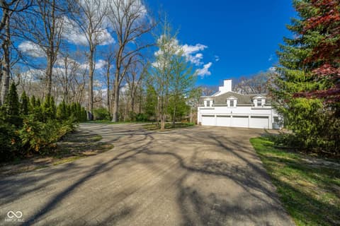 Garage at 1 Whitehall Place, Anderson, IN