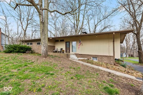606 Debra Lane
