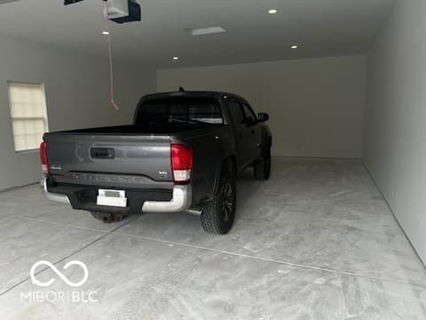 Garage at 3514 Luewan Court, Indianapolis, IN
