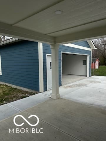 Garage at 3514 Luewan Court, Indianapolis, IN