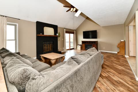 Photo of 1132 Madrid Road, Greenwood, IN