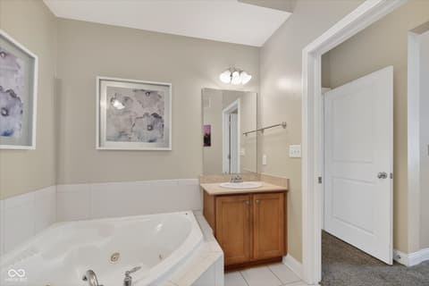 Photo of 355 E Ohio Street, Indianapolis, IN