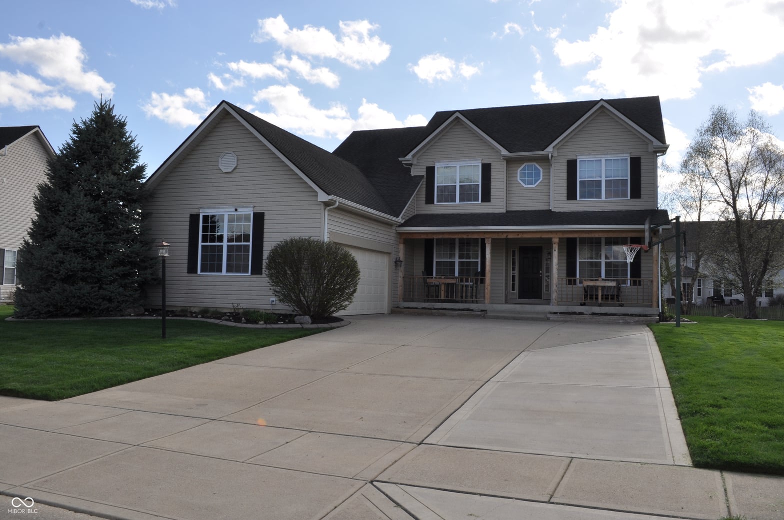 Front exterior at 2142 Seneca Lane, Plainfield, IN