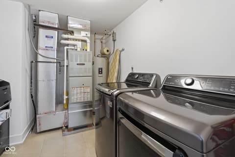 Laundry room at 110 E North Street, Indianapolis, IN