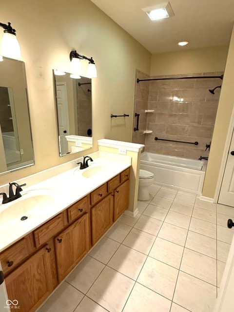 Photo of 6981 Park Square Drive, Avon, IN