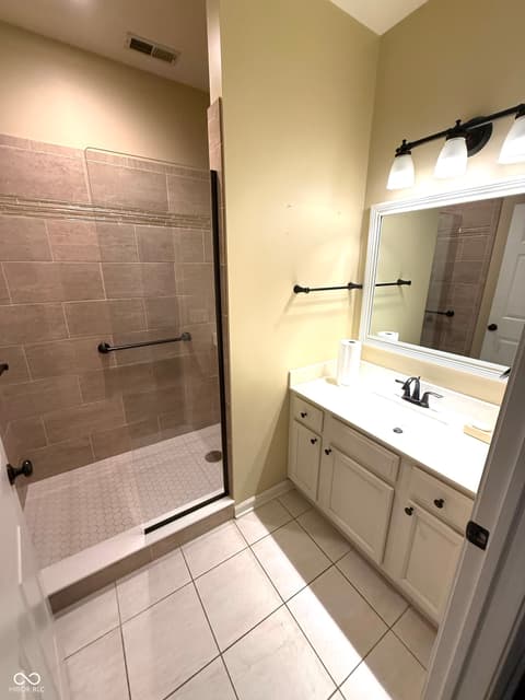 Photo of 6981 Park Square Drive, Avon, IN