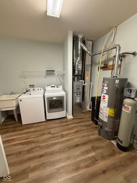 Photo of 6981 Park Square Drive, Avon, IN