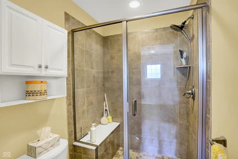Photo of 224 W Stoney Trail, Greenfield, IN