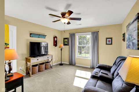 Photo of 224 W Stoney Trail, Greenfield, IN