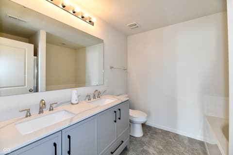 Primary bathroom at 13958 Catalina Drive, Fishers, IN