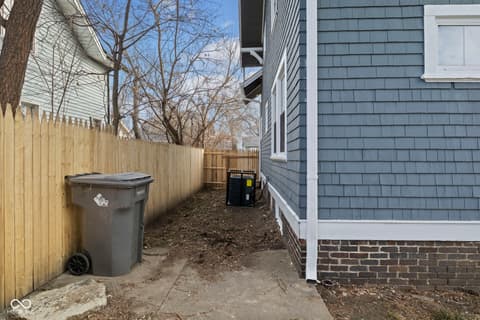 Side exterior at 2950 Princeton Place, Indianapolis, IN