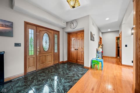 Foyer at 15411 N State Road 9, Hope, IN