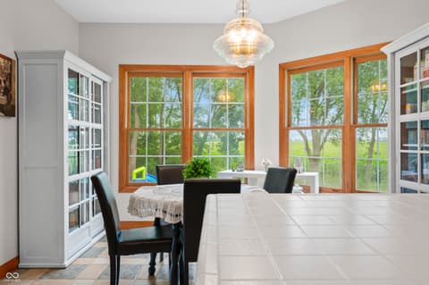 Breakfast Area — 15411 N State Road 9, Hope, IN