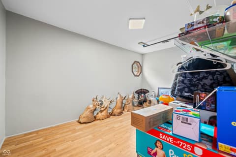 Closet — 15411 N State Road 9, Hope, IN