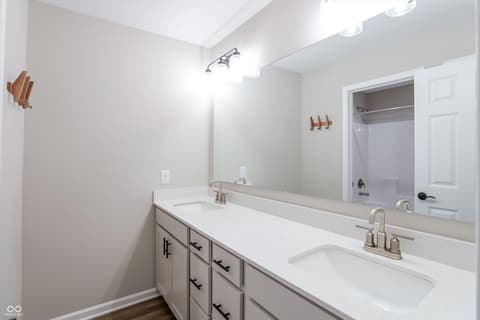 Photo of 2159 Somerset Drive, Franklin, IN