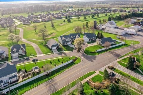 Photo of 2159 Somerset Drive, Franklin, IN